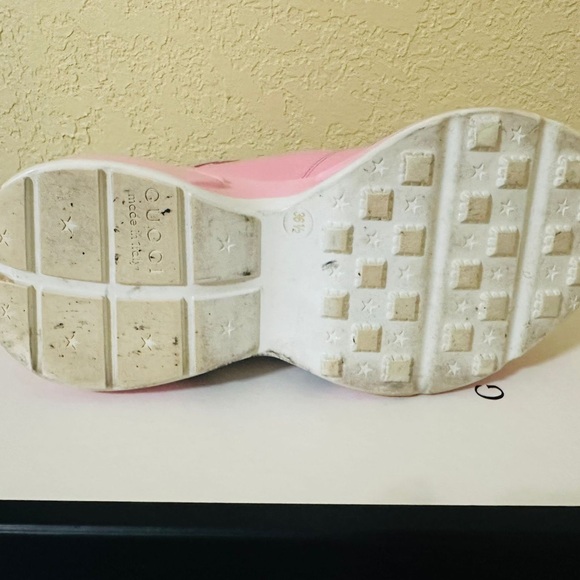 Gucci Pink Shoes - Picture 4 of 6